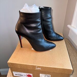 Authentic Christian Louboutin Eloise Booty 100 CALF 37.5
